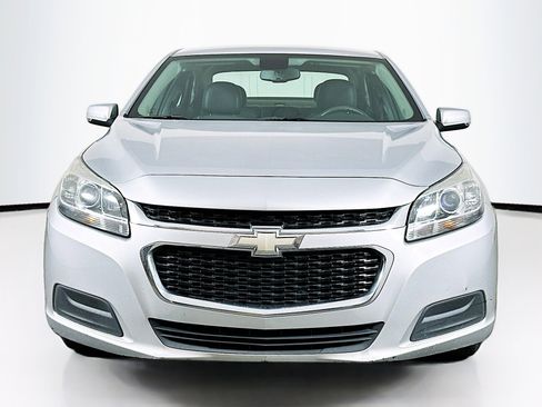 Used 2016 Chevrolet Malibu LT image 2
