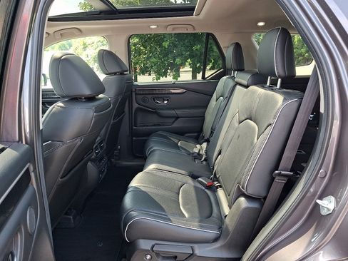 Used 2024 Honda Pilot Elite image 10