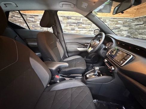Used 2020 Nissan Kicks SV FWD image 17