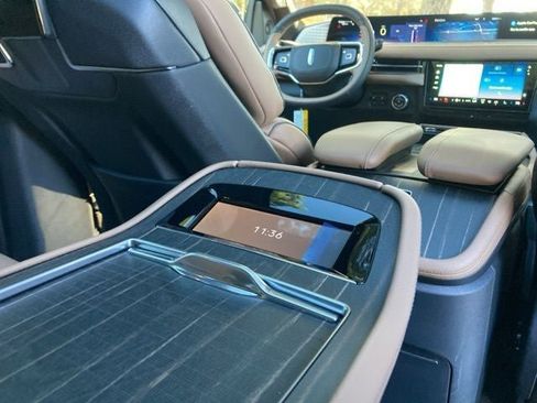 New 2025 Lincoln Navigator L Black Label image 30