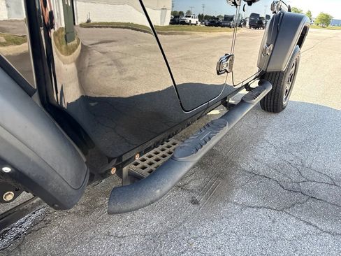 Used 2021 Jeep Gladiator Sport AWD/4WD image 5
