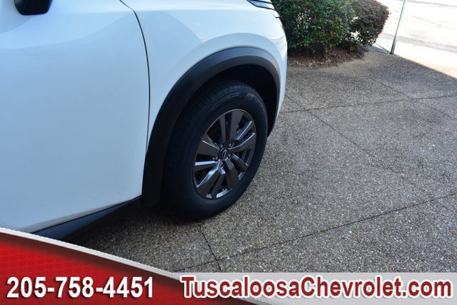 Used 2024 Nissan Pathfinder SV AWD/4WD image 15