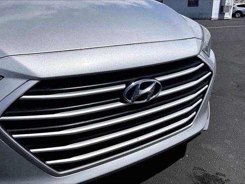Used 2017 Hyundai Elantra Value Edition FWD image 26