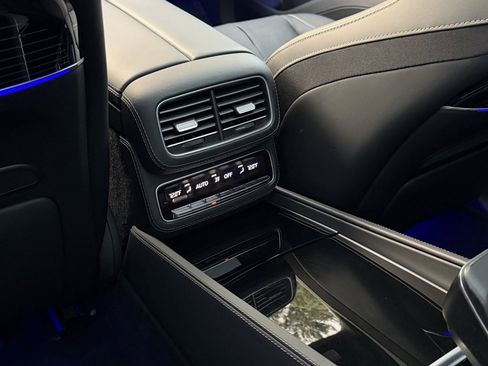 Used 2023 Mercedes-Benz Maybach GLS 600 4MATIC image 33