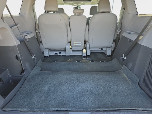 Used 2017 Toyota Sienna XLE FWD image 14