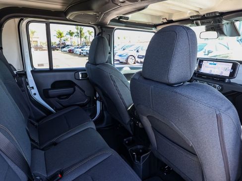 New 2026 Jeep Gladiator Sport image 16