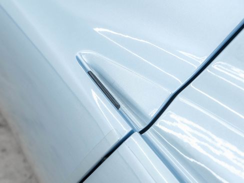 Used 2010 Tesla Roadster image 32