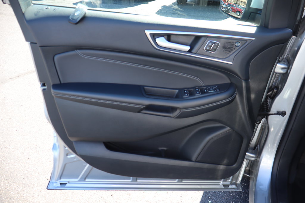 Used 2023 Ford Edge Titanium AWD/4WD image 31