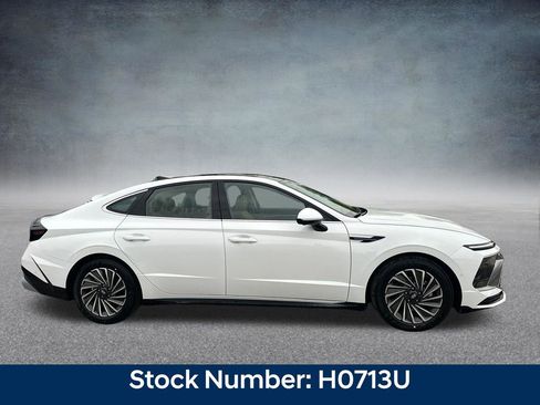 New 2026 Hyundai Sonata Limited FWD image 6