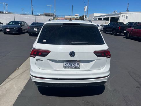 Used 2020 Volkswagen Tiguan SE R-Line FWD image 5