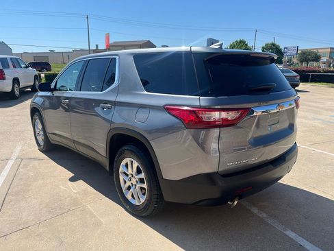 Used 2019 Chevrolet Traverse LS AWD/4WD image 4