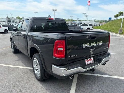 New 2026 RAM 1500 4x4 Crew Cab image 4