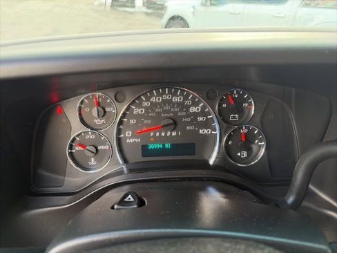 Used 2018 Chevrolet Express 2500 image 14