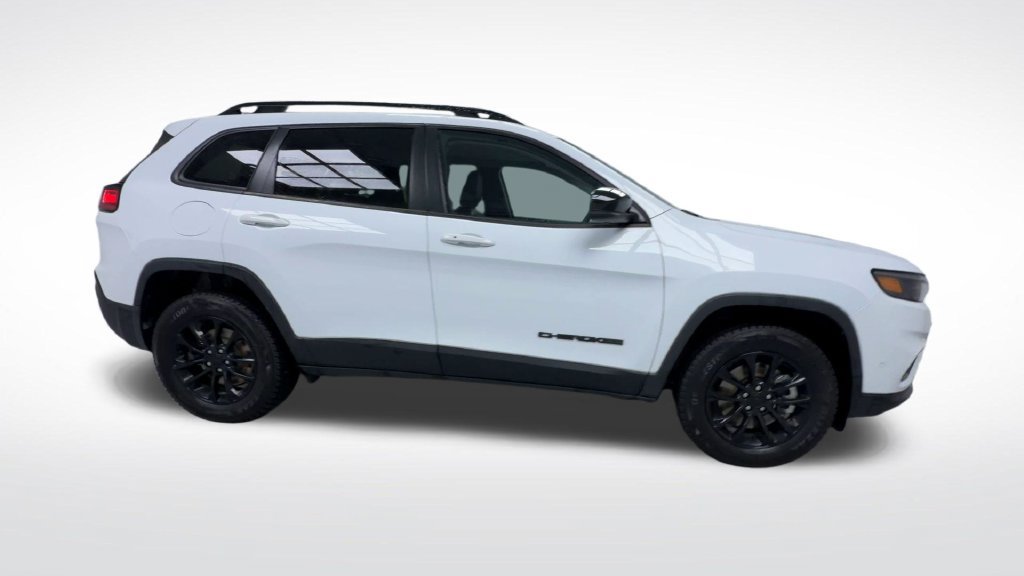 Used 2023 Jeep Cherokee Altitude Lux AWD/4WD image 25