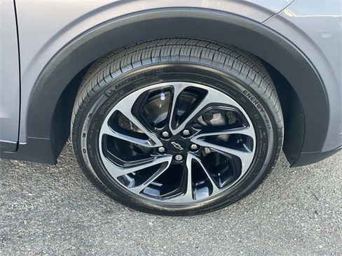 Used 2022 Chevrolet Bolt EUV Premier image 38