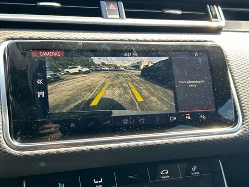 Used 2019 Land Rover Range Rover Velar R-Dynamic SE AWD/4WD image 27