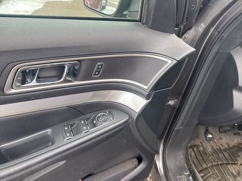 Used 2016 Ford Explorer XLT w/ Equipment Group 202A image 37