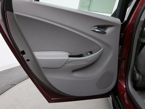 Used 2017 Chevrolet Volt LT w/ Comfort Package FWD image 27
