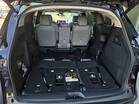 Used 2026 Toyota Sienna XLE image 24