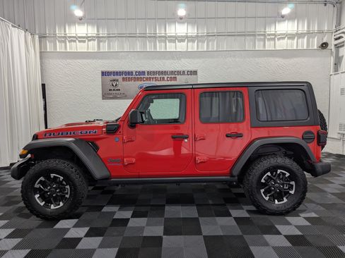 Used 2024 Jeep Wrangler Unlimited Rubicon 4xe AWD/4WD image 2