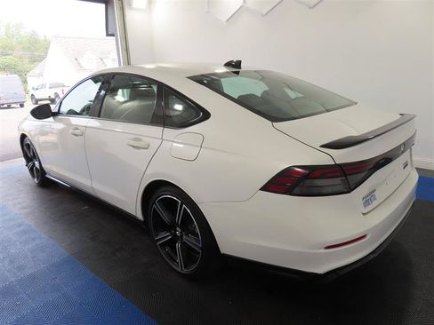 Used 2025 Honda Accord Sport image 4