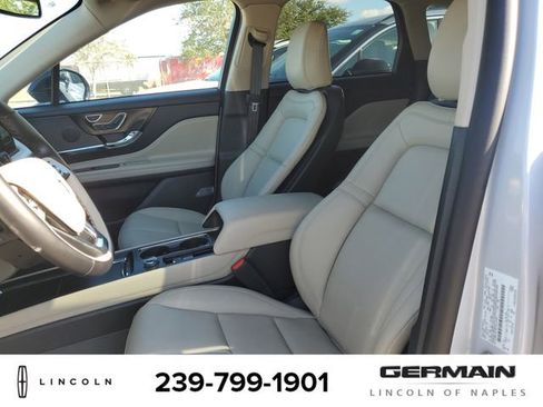 New 2026 Lincoln Corsair Premiere image 18