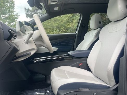 Used 2023 Volkswagen ID.4 Pro S image 14