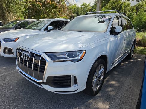 Certified 2023 Audi Q7 2.0T Premium w/ Convenience Package AWD/4WD image 3