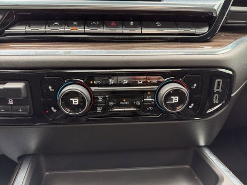 Used 2024 Chevrolet Silverado 1500 LT Trail Boss w/ Convenience Package II image 33