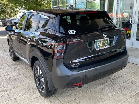 Certified 2025 Nissan Kicks SV AWD/4WD image 5