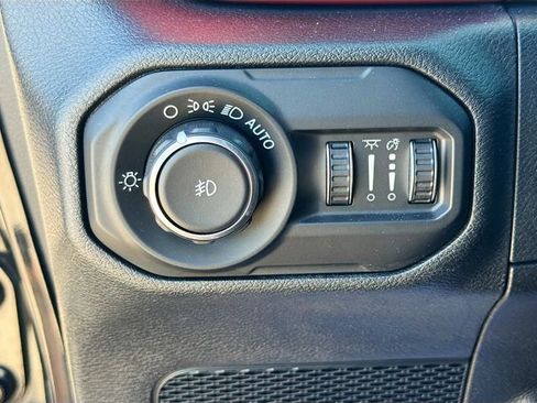 Used 2021 Jeep Wrangler Unlimited Rubicon AWD/4WD image 34