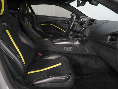 Used 2020 Aston Martin V8 Vantage AMR RWD image 31
