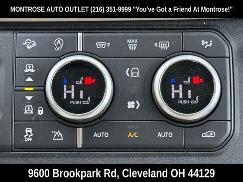 Used 2024 Land Rover Defender 130 S image 27