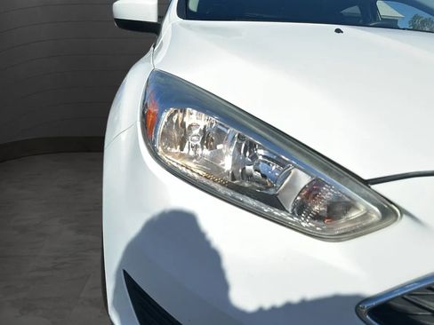 Used 2018 Ford Focus SE FWD image 21