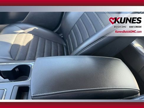 Used 2017 Ford Fusion SE w/ Equipment Group 201A image 19