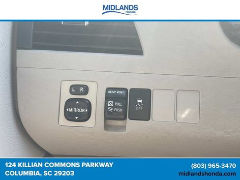 Used 2012 Toyota Sienna XLE FWD image 18