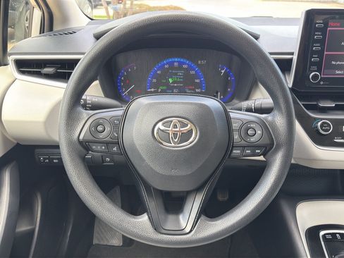 Used 2021 Toyota Corolla LE FWD image 23
