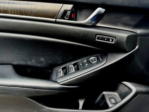 Used 2018 Honda Accord EX-L image 12