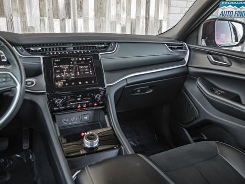 Used 2023 Jeep Grand Cherokee Altitude image 18