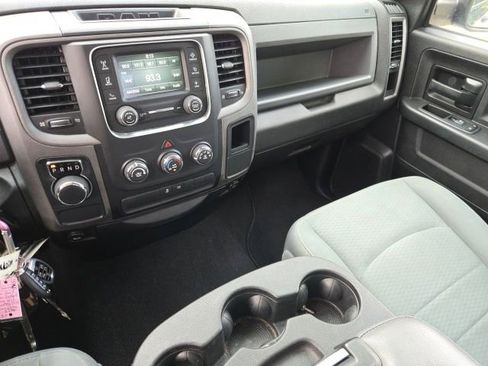 Used 2017 RAM 1500 Express RWD image 14