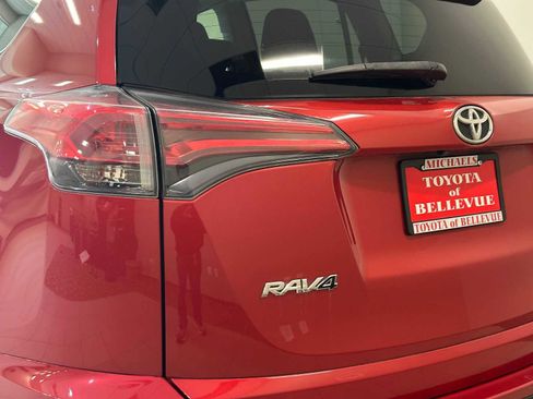 Used 2017 Toyota RAV4 XLE w/ Plus Special Value Package AWD/4WD image 7