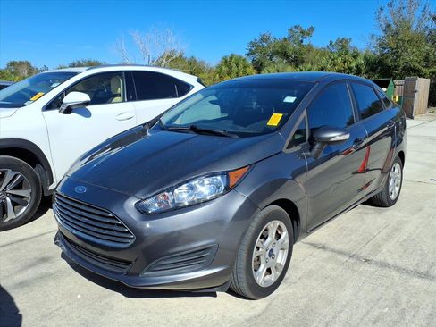 Used 2016 Ford Fiesta SE image 3