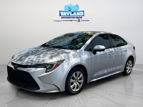 Used 2021 Toyota Corolla LE FWD image 1