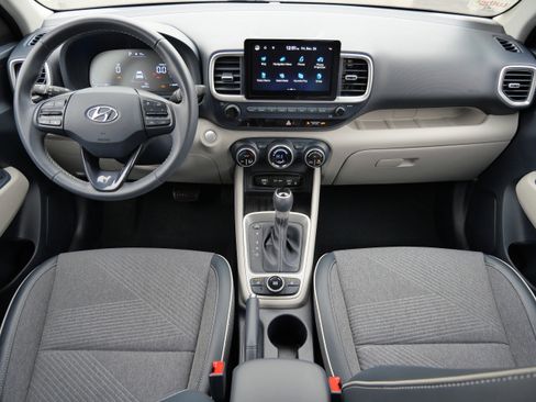 Used 2023 Hyundai Venue Limited w/ Cargo Package image 10