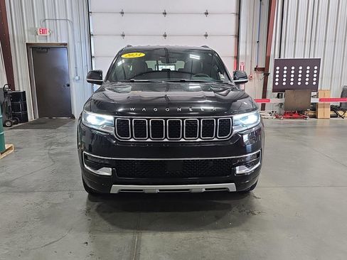 Used 2023 Jeep Wagoneer L Series II image 6