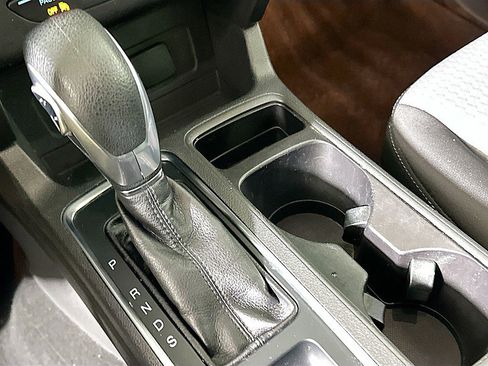 Used 2019 Ford Escape SE image 17