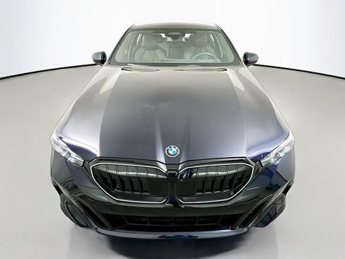 New 2026 BMW 550e xDrive image 2