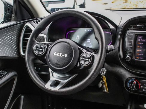 Used 2023 Kia Soul LX w/ LX Technology Package image 25