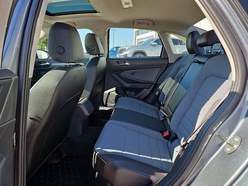 New 2025 Volkswagen Jetta SE image 8