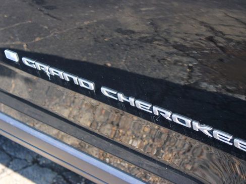 Used 2024 Jeep Grand Cherokee L Limited w/ Luxury Tech Group II image 13